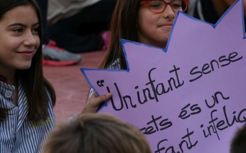 Un infants sense drets és un infant infeliç